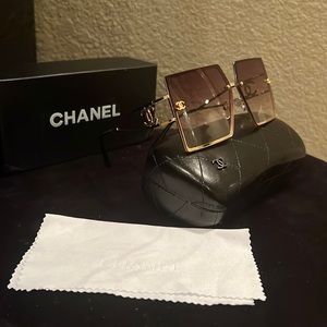 CC CHANEL LARGE FASHION SHADES